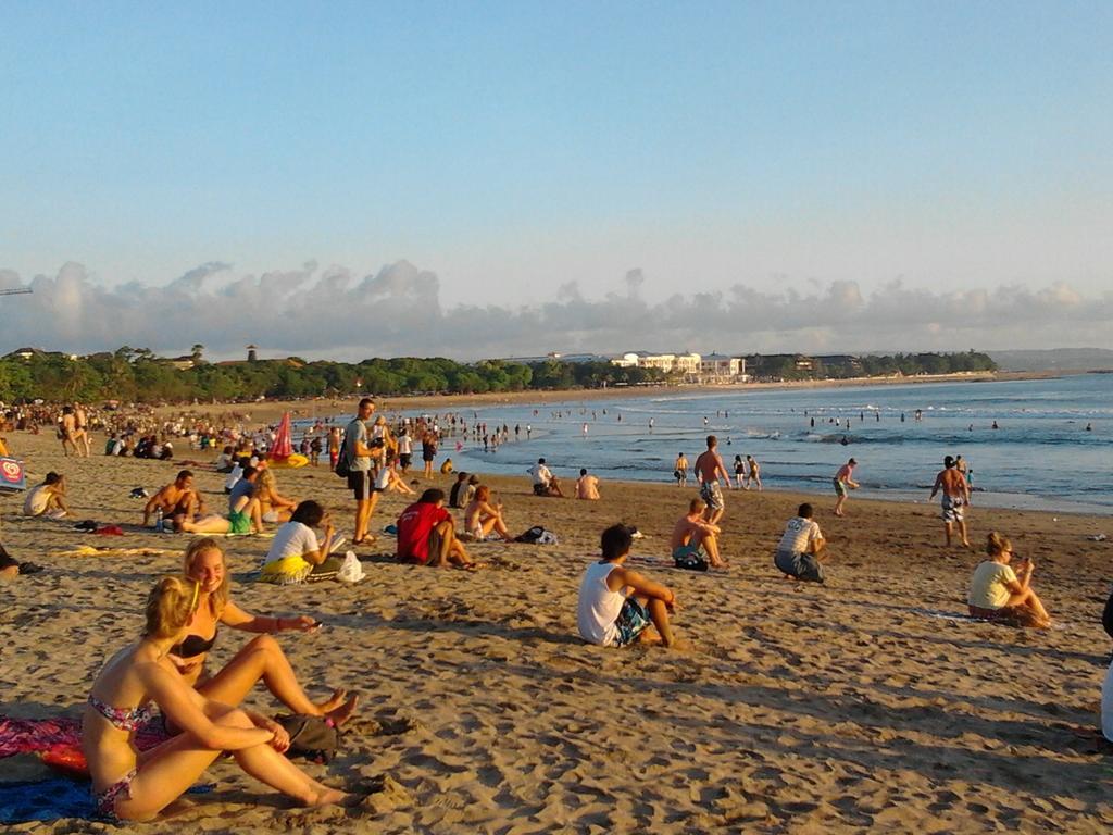 Graha Chania Legian Kuta  Luaran gambar